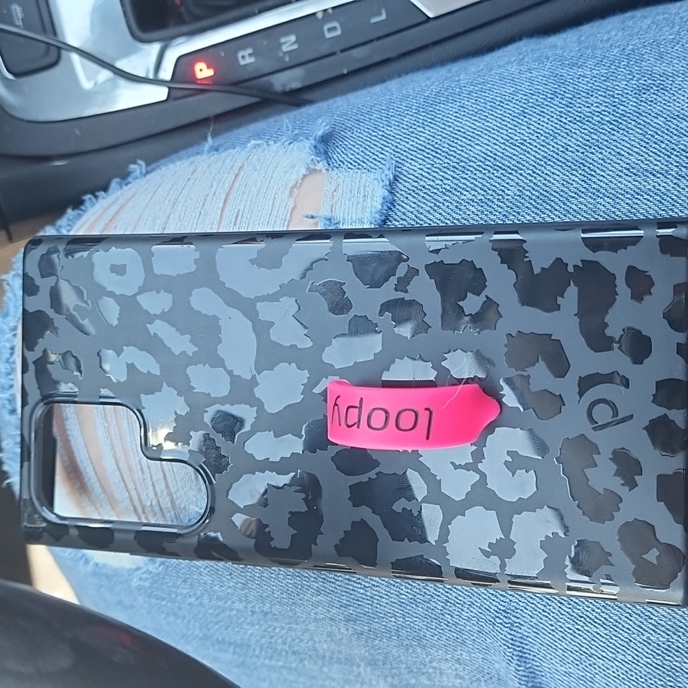 Samsung Galaxy S22 ultra loopy case